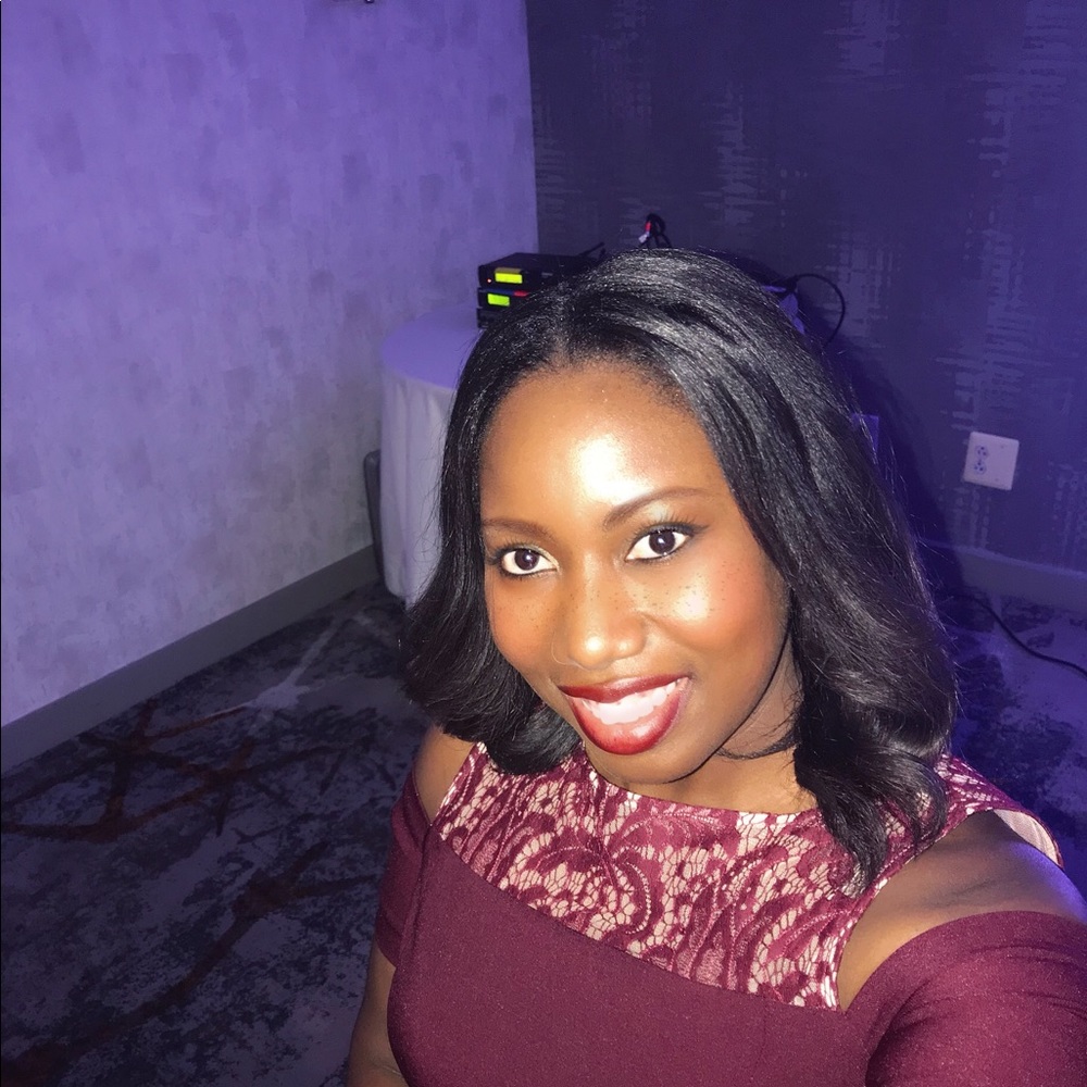 Meet your Posher, Nicole